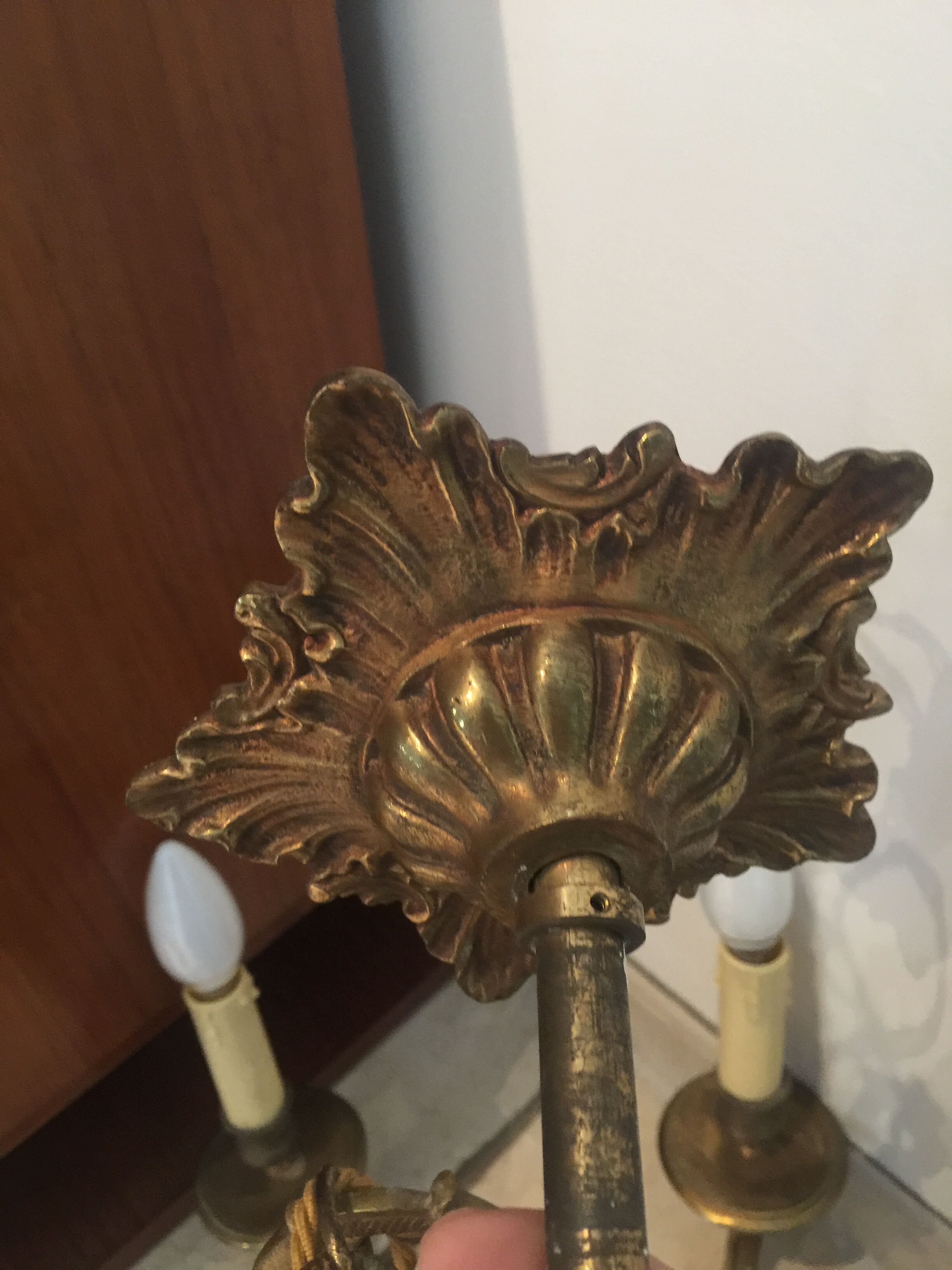Lustre en bronze style louis XVI