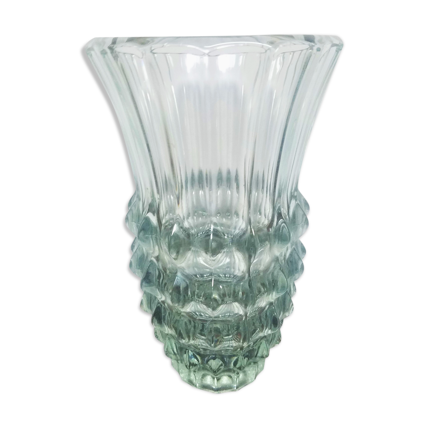 Pointed moulded glass vase