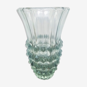 Pointed moulded glass vase