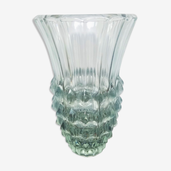 Vase en verre moulé à pointes