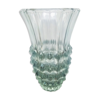 Pointed moulded glass vase