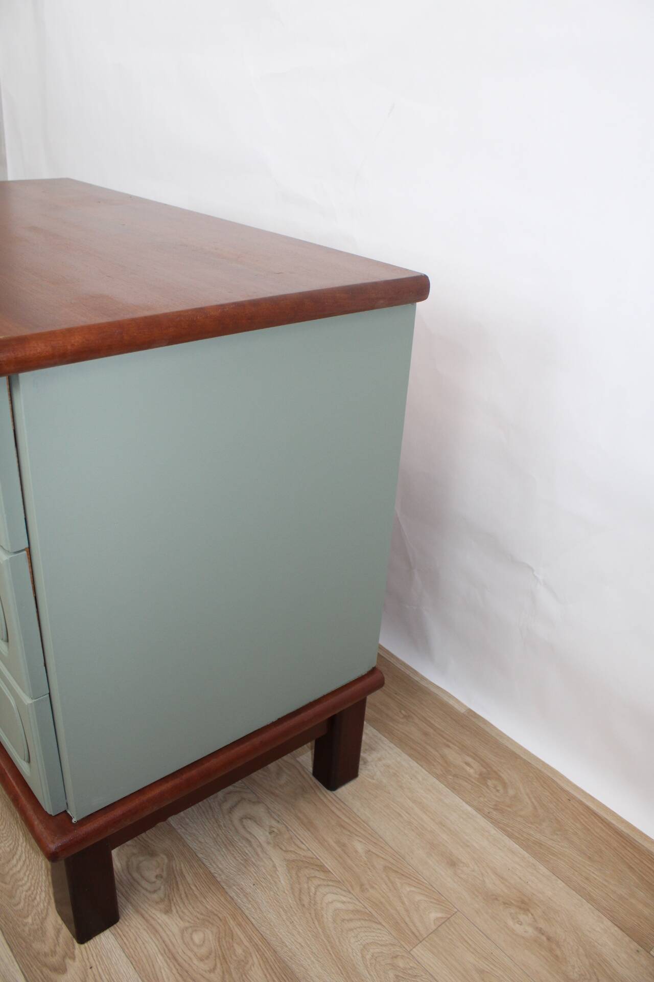 Sage green 3-drawer chest of drawers Gautier 1970 France