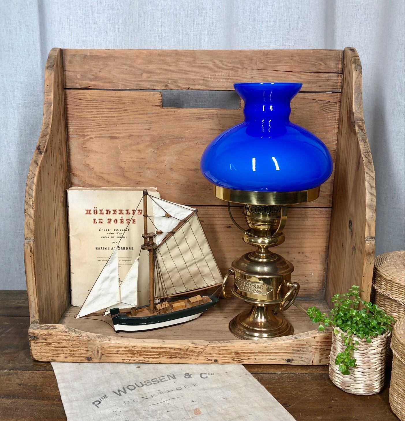 Lampe vintage “Virginia Beach” opaline & laiton