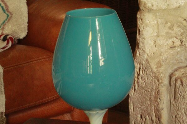 Grand vase en opaline