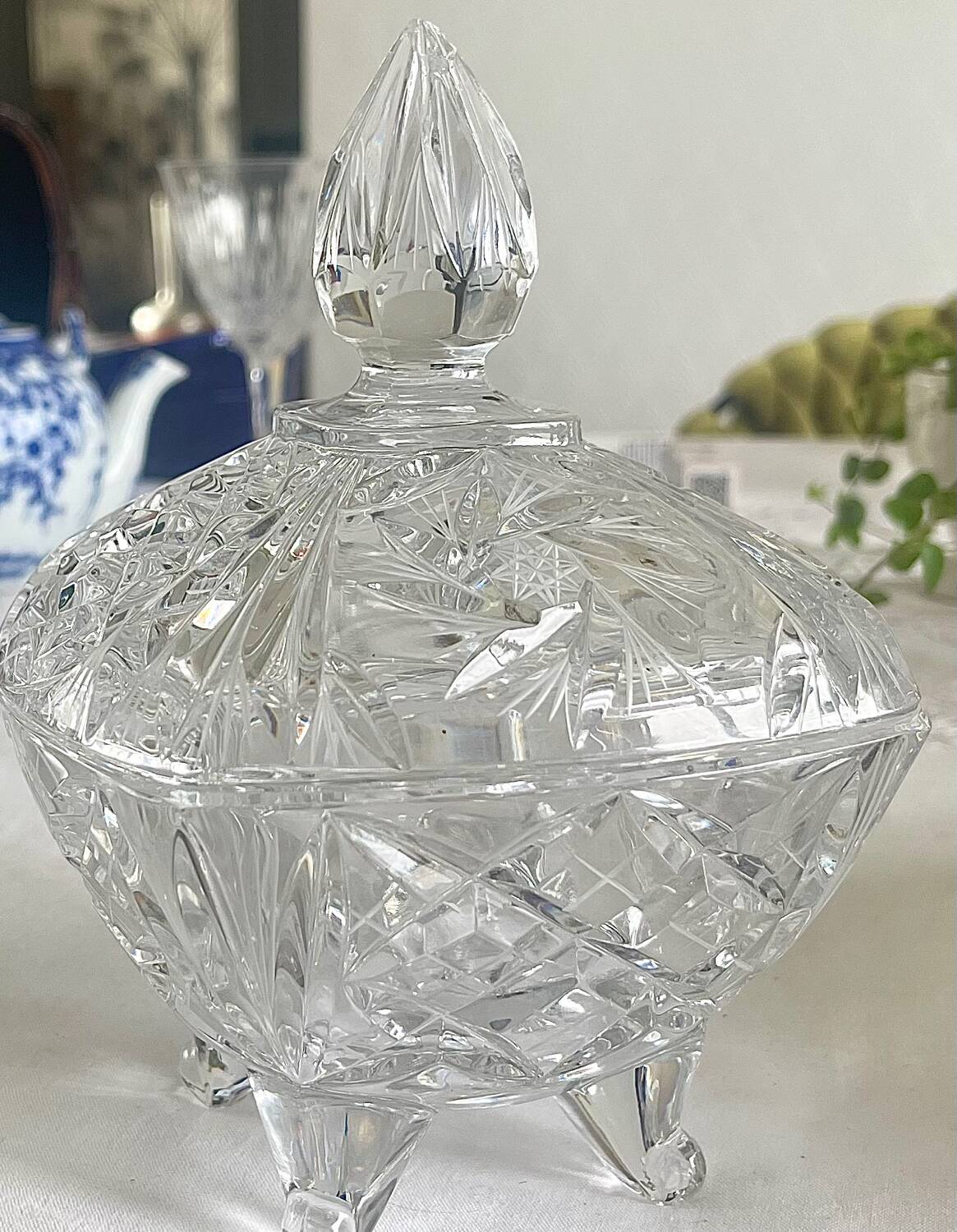 Cut crystal candy box