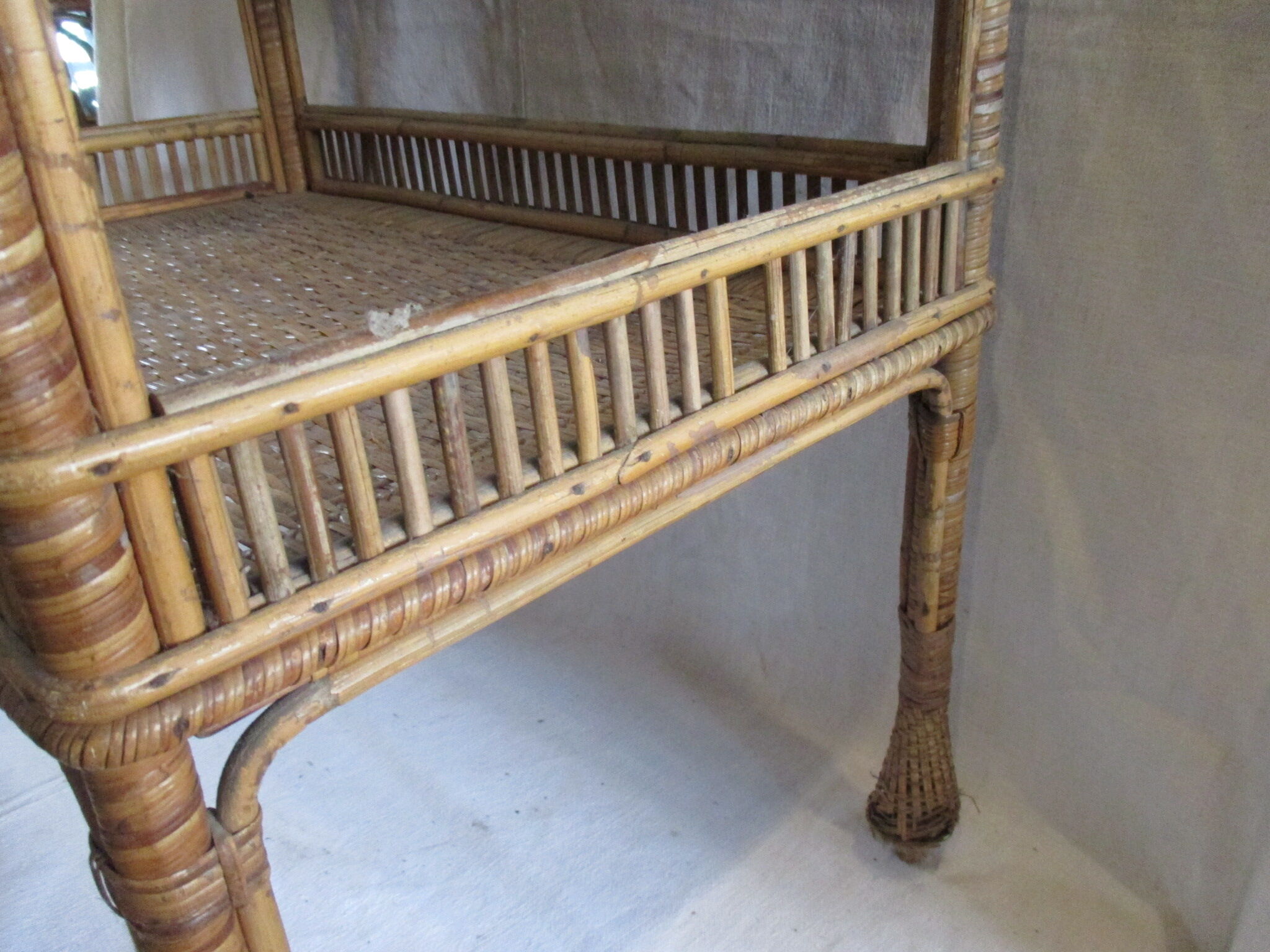 Table wicker years 20