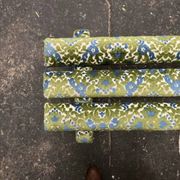Banc en velours fleuri