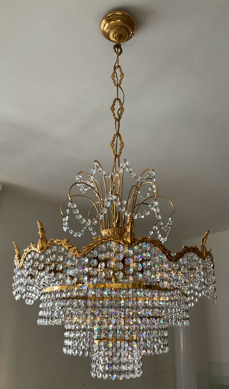 Waterfall chandelier in gilded bronze and crystal tassels