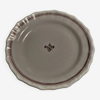 South-West earthenware plate with manganese decoration, 18th century