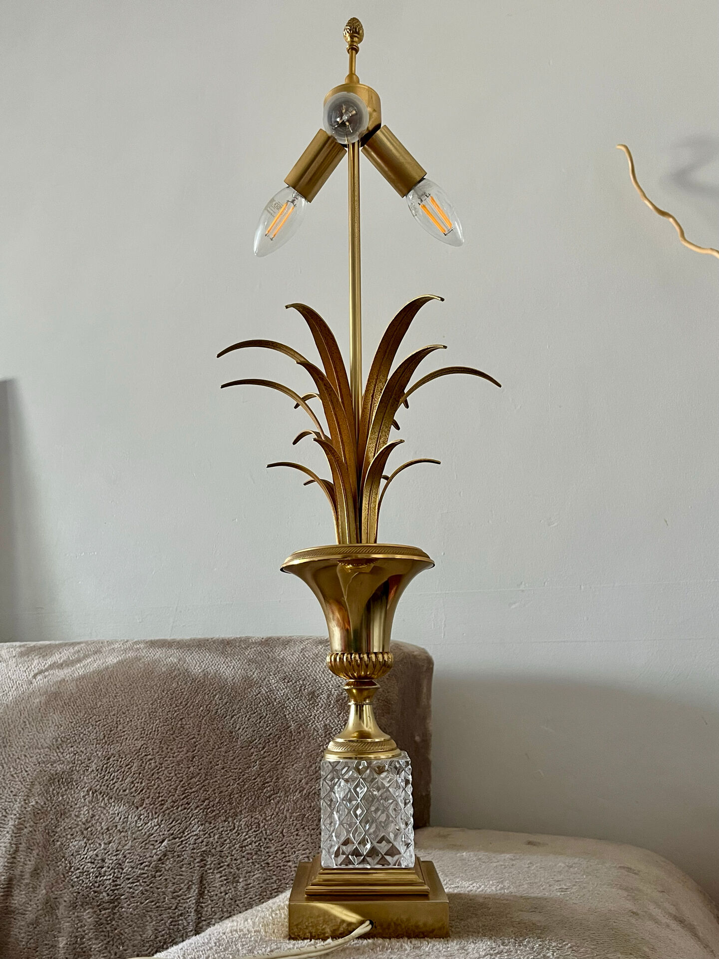 Table lamp