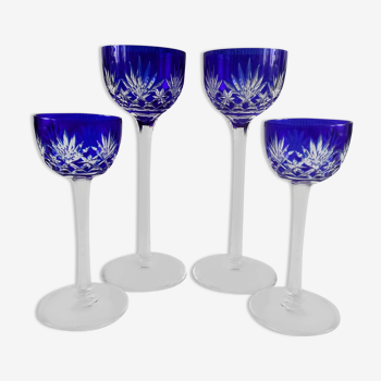 Head-to-head crystal glasses