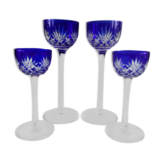 Head-to-head crystal glasses