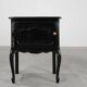 Paire de tables de nuit françaises de style Louis XV en bois sculpté du 20e siècle