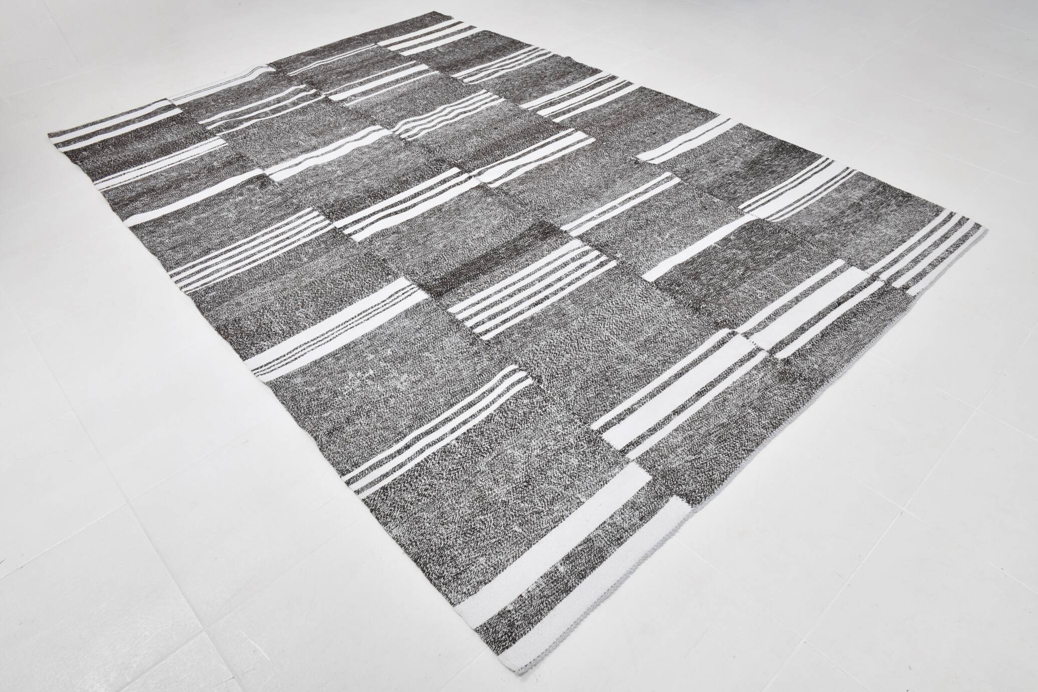 White & Black Striped Oversize Kilim Rug, 206x304Cm