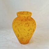 Vase jaune