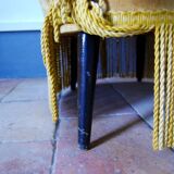 Armchair yellow toad