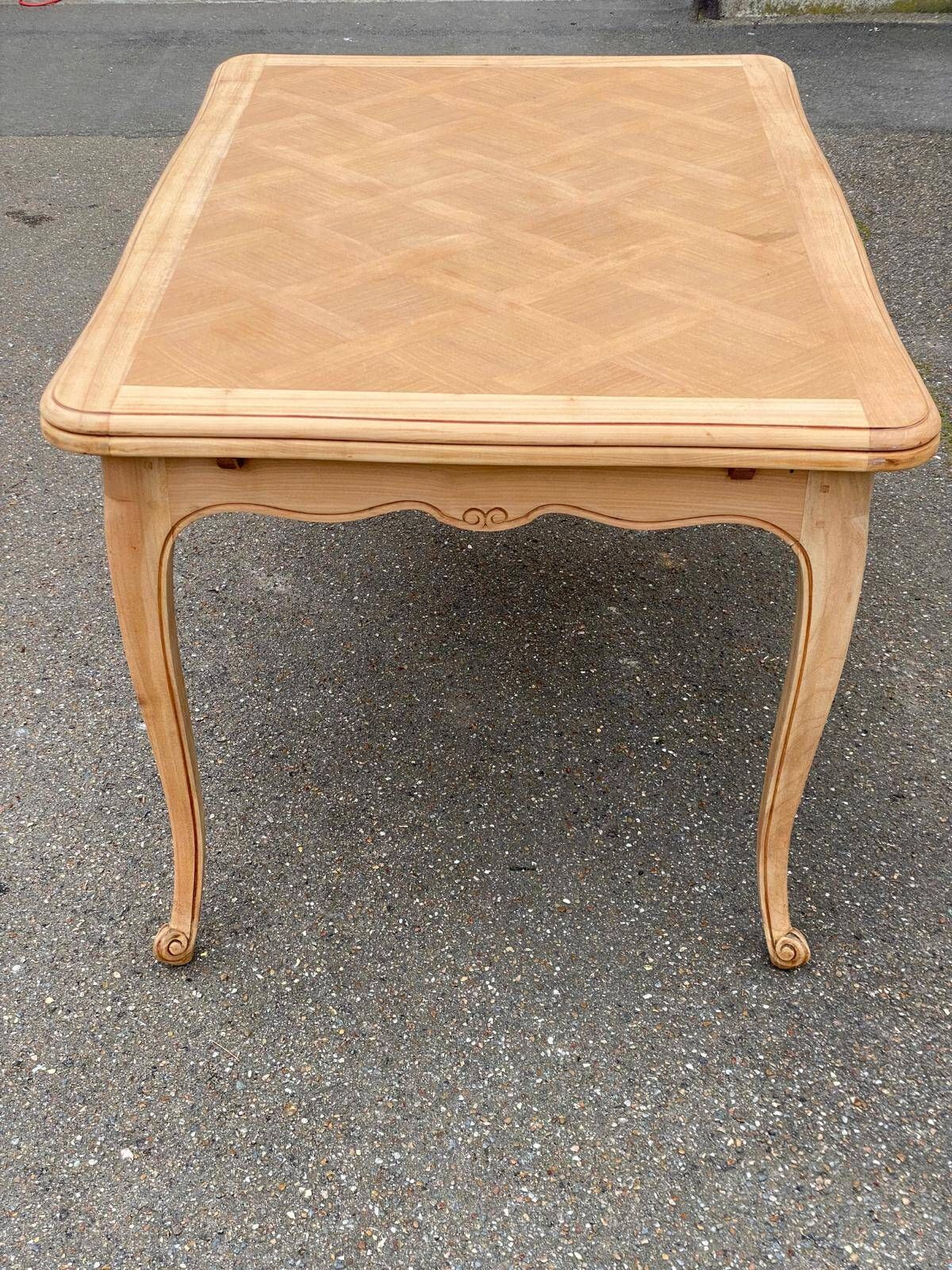 Louis XV extendable dining table from the 20th century, renovated in cherry wood, 140-240cm.