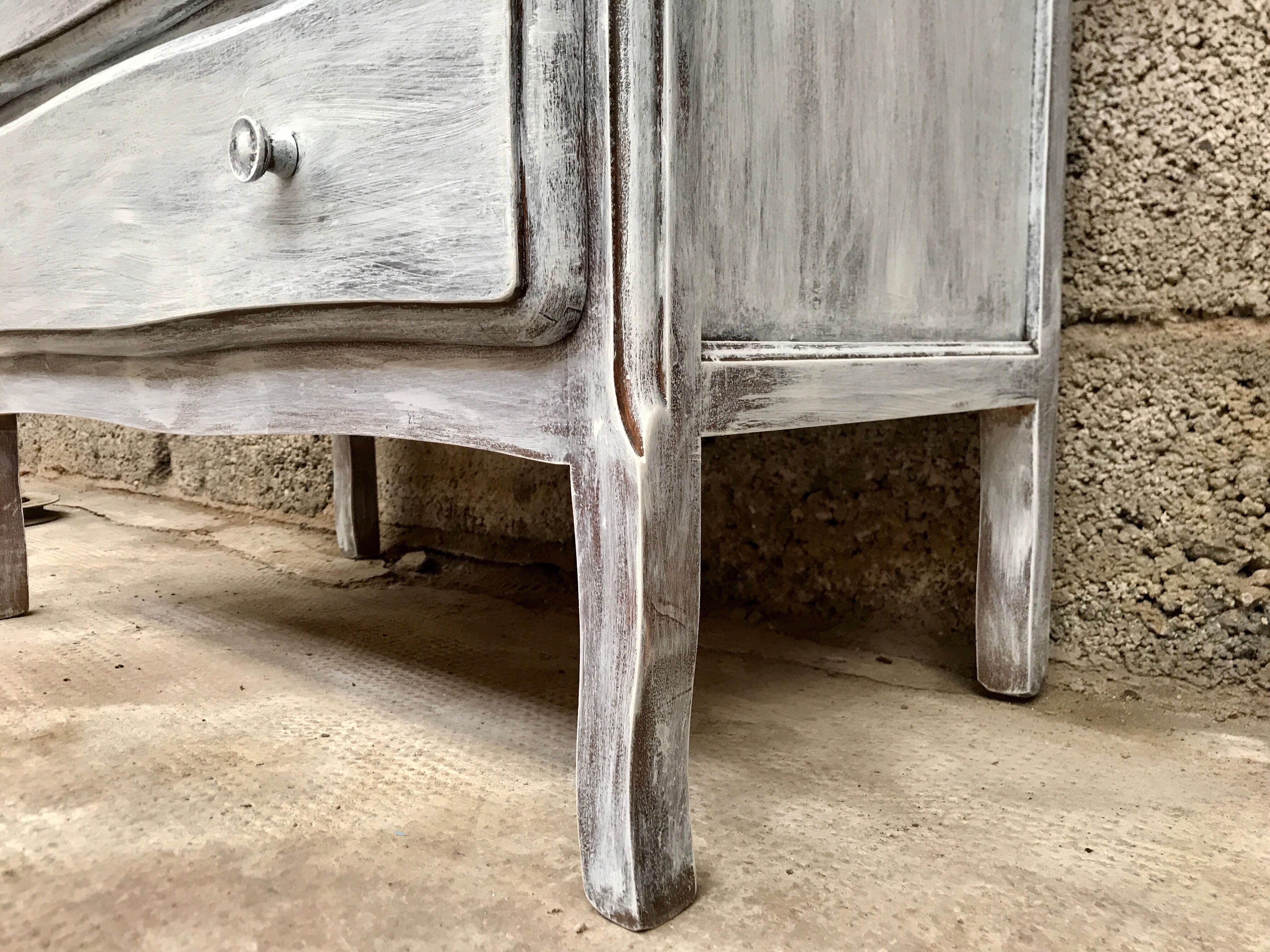 Commode en bois blanche et grise patinée vintage années 70