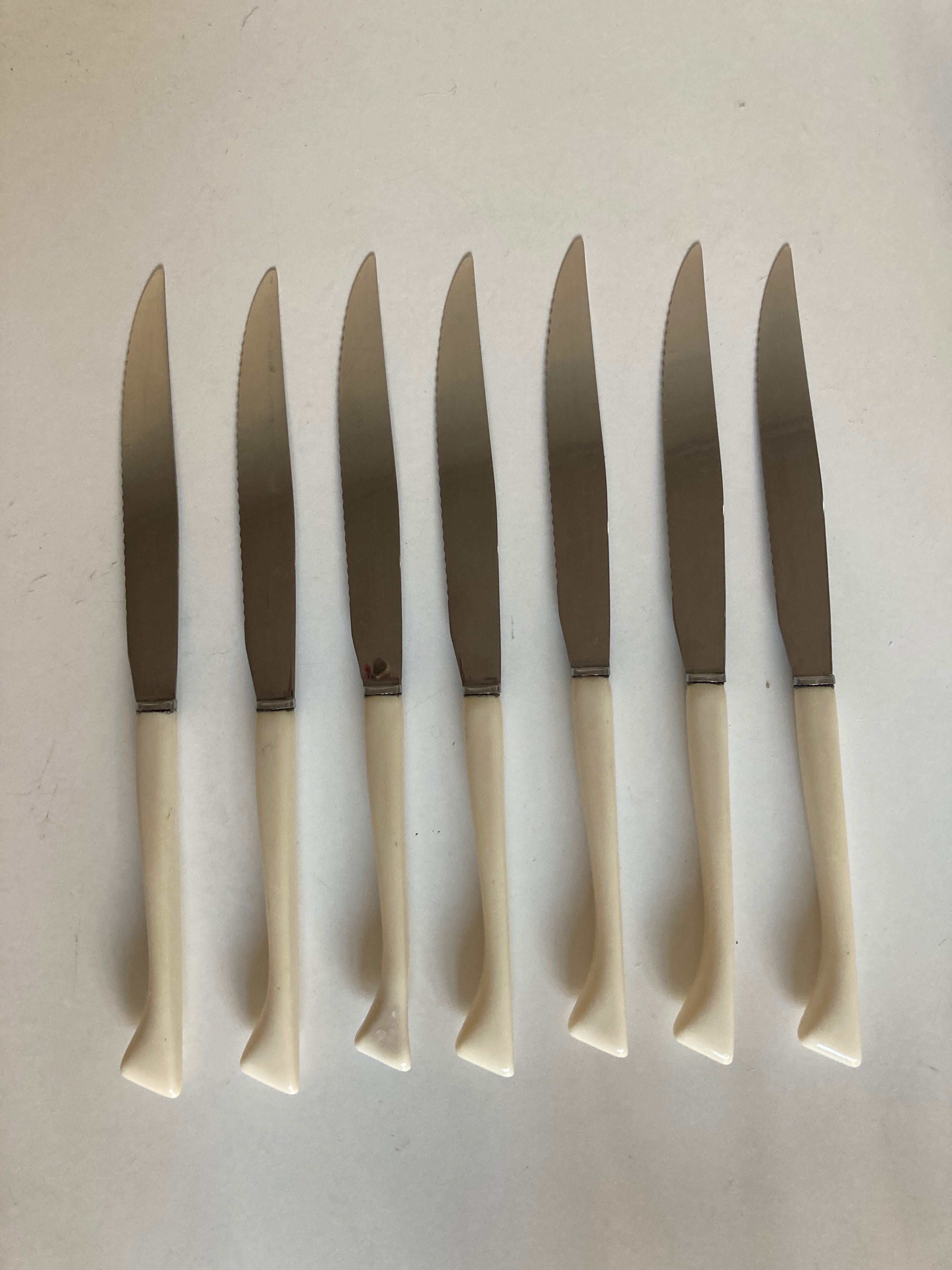 Produit Pop Up BHV Set de 7 couteaux Apollonox 1960