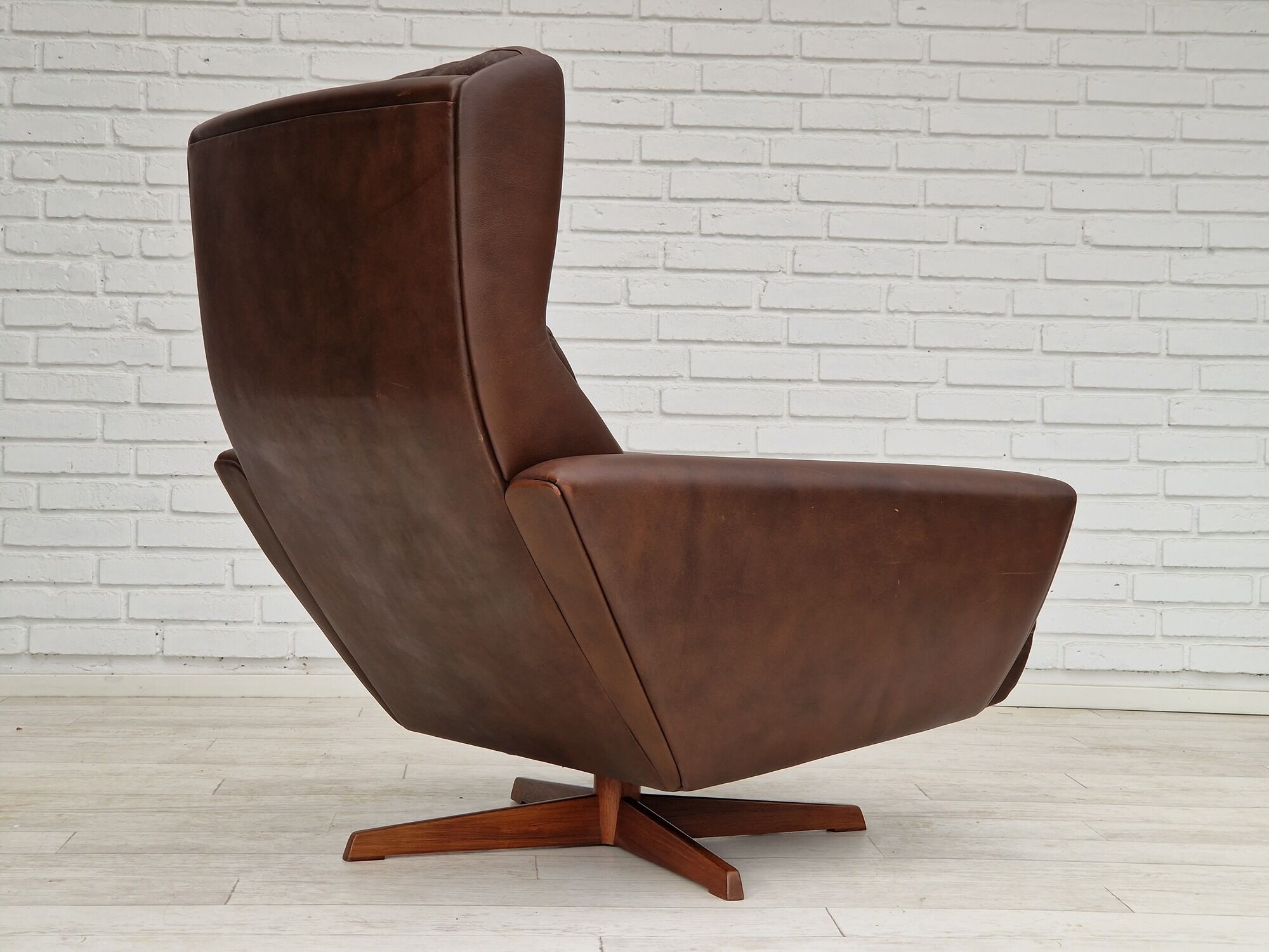 1970s, Danish design by Georg Thams for Vejen Møbelfabrik, swivel wingback relax chair.