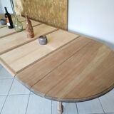 Large oval table in solid walnut renovated