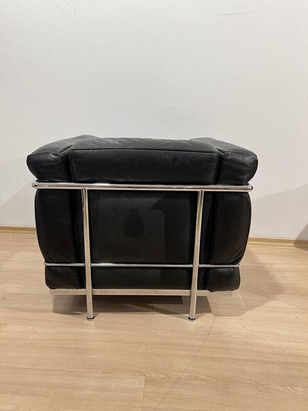 Fauteuil LC2 en cuir noir avec cadre chromé par Le Corbusier pour Cassina, 1965