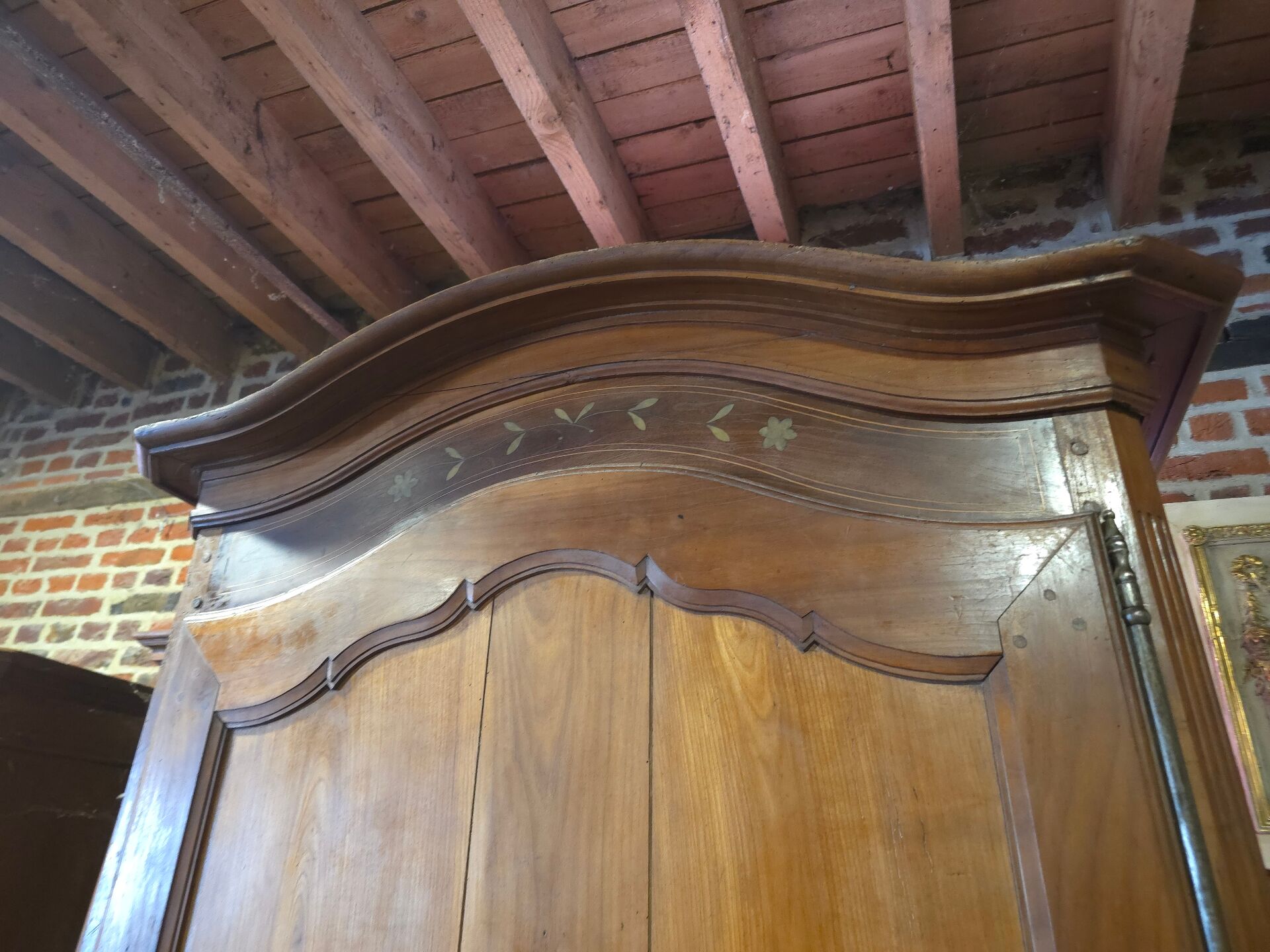 Armoire Bonnetière en noyer 18 eme