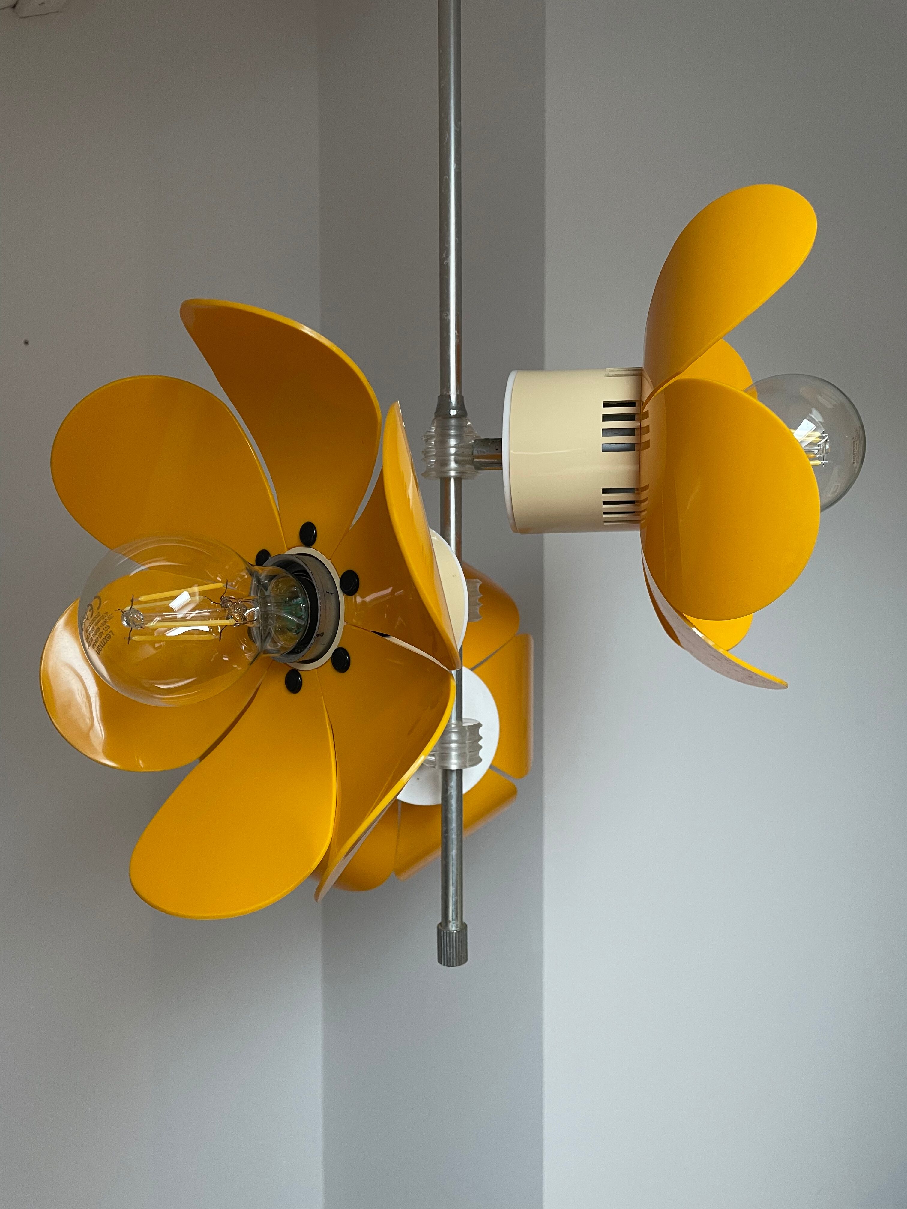 Pop chandelier with 3 lamps, Space Âge design 1970