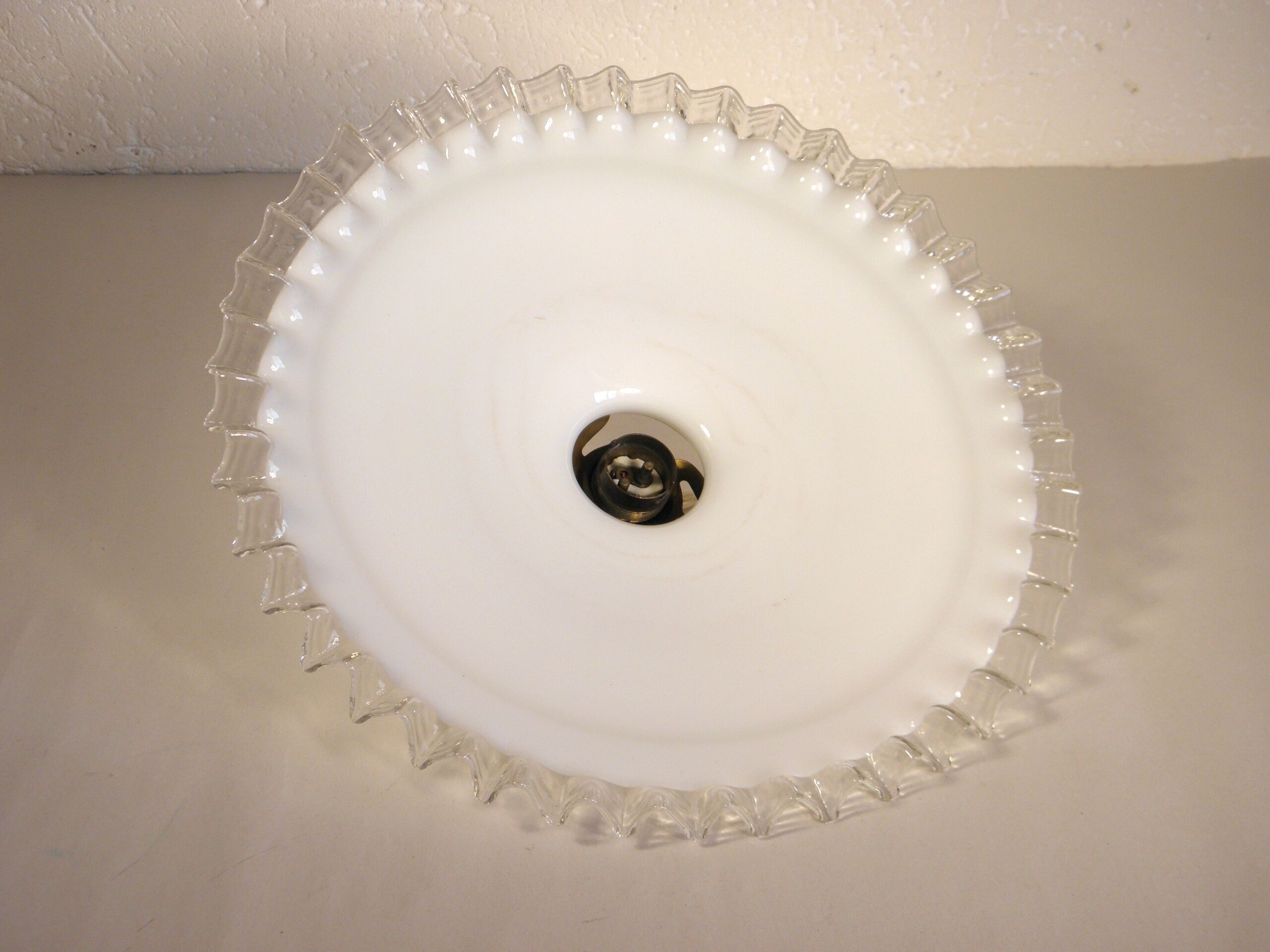 White opaline suspension