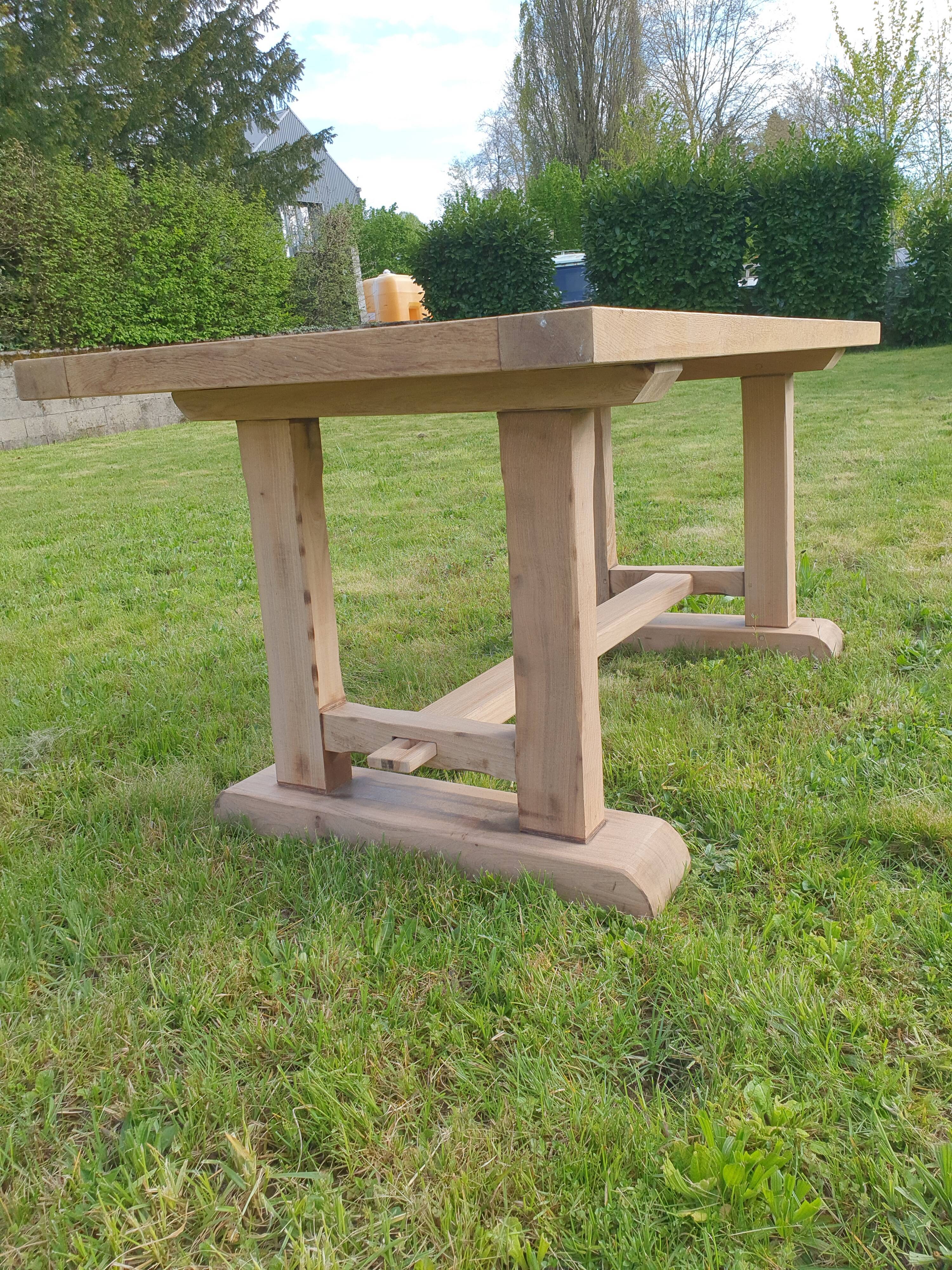 Farm table