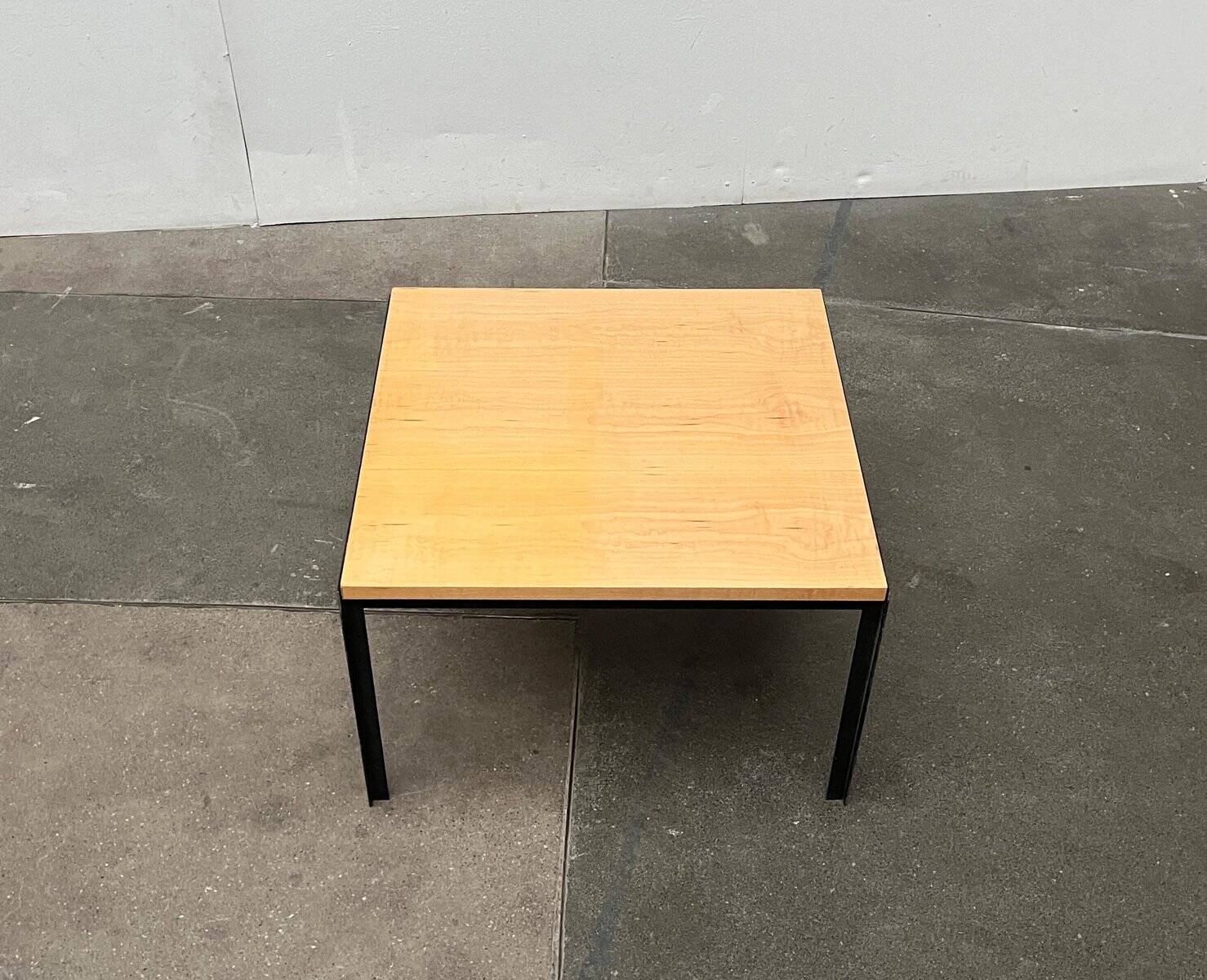 Mid-century minimalist side table model T-Angle 306 by Florence Knoll for Knoll International, 1950s.