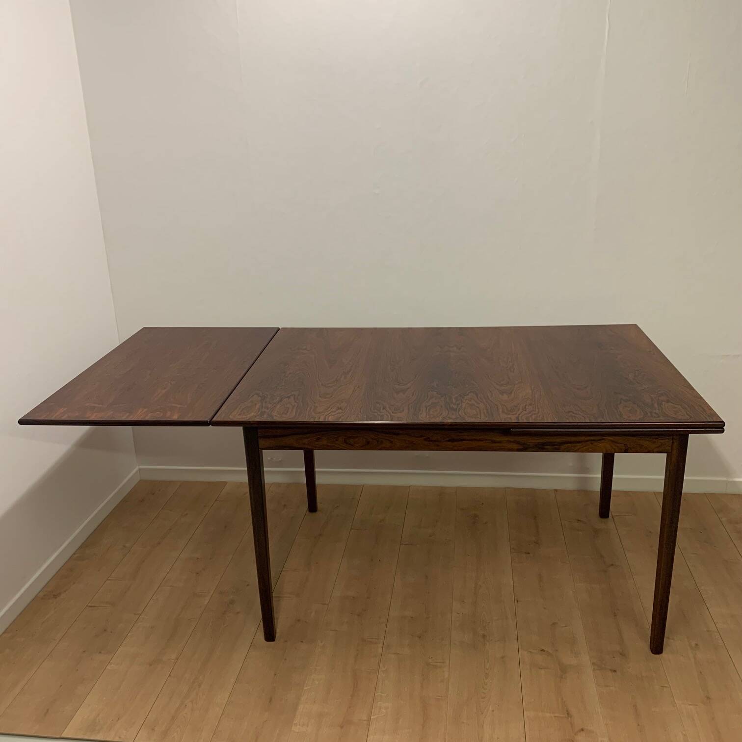 Extendable dining table in rosewood, Denmark, 1960.
