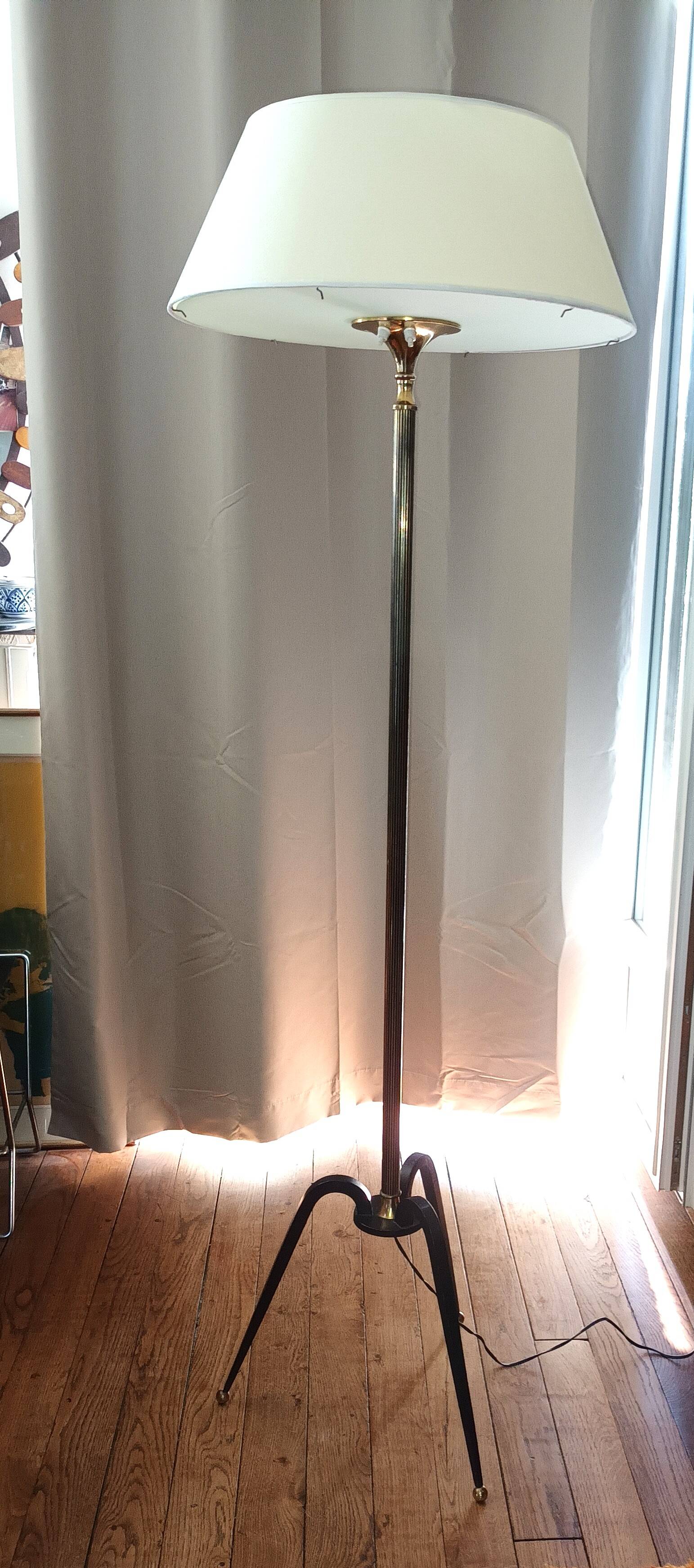 Reading floor lamp from the Arlus house from the 1950s.