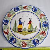 Pair of flat plates HB Quimper, with traditional decoration, 24 cm