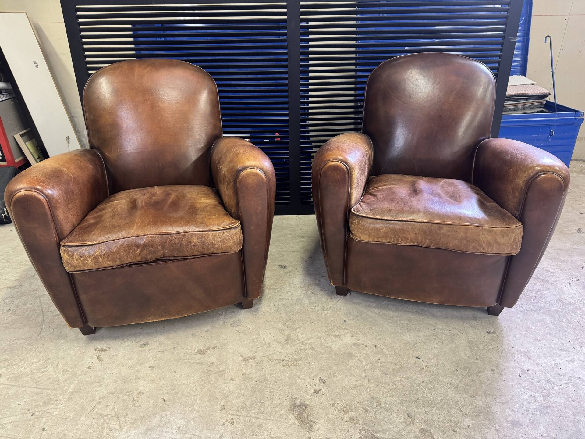 Paires de fauteuils club véritables