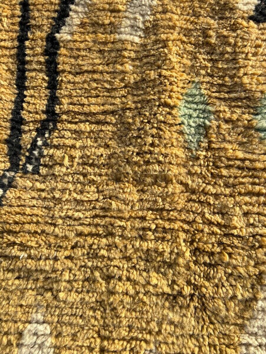 Modern Moroccan Boujad Berber rug in wool