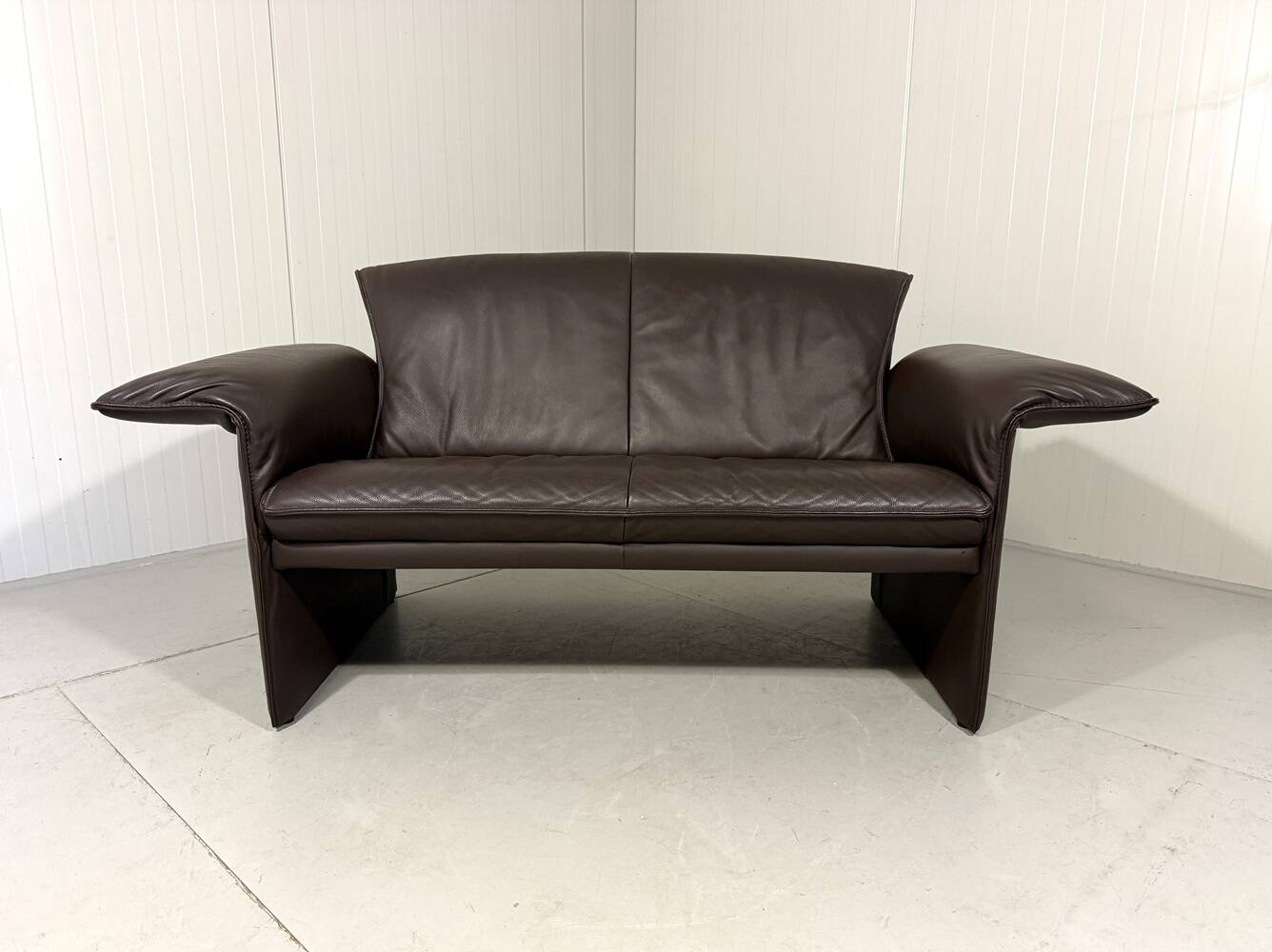 Christophe Giraud brown leather sofa Indy, Jori Belgium 1990’s