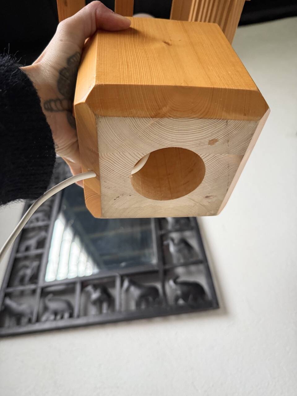 Constructivist wooden table lamp