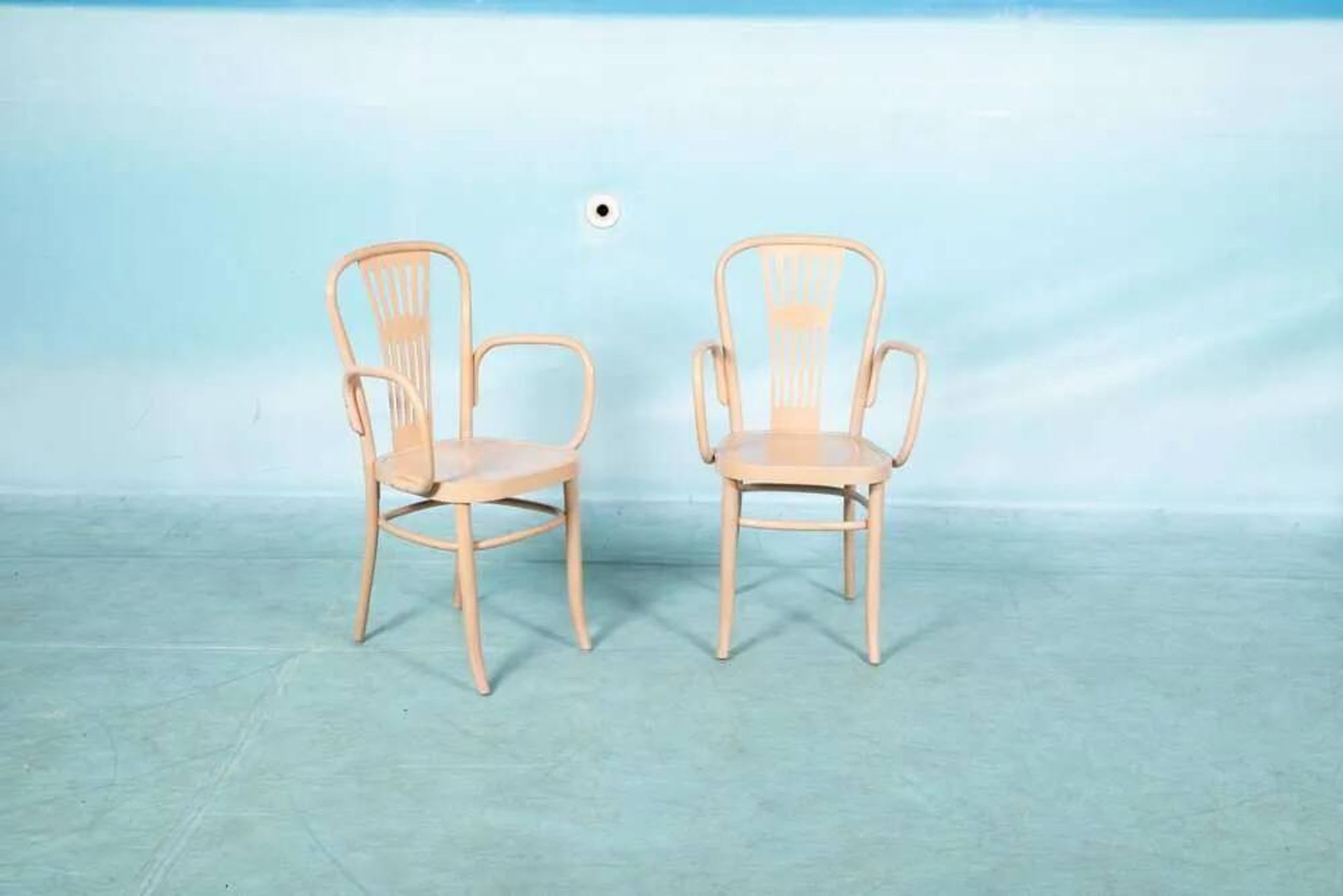 Ensemble de deux fauteuils en bois style Thonet, vintage rétro