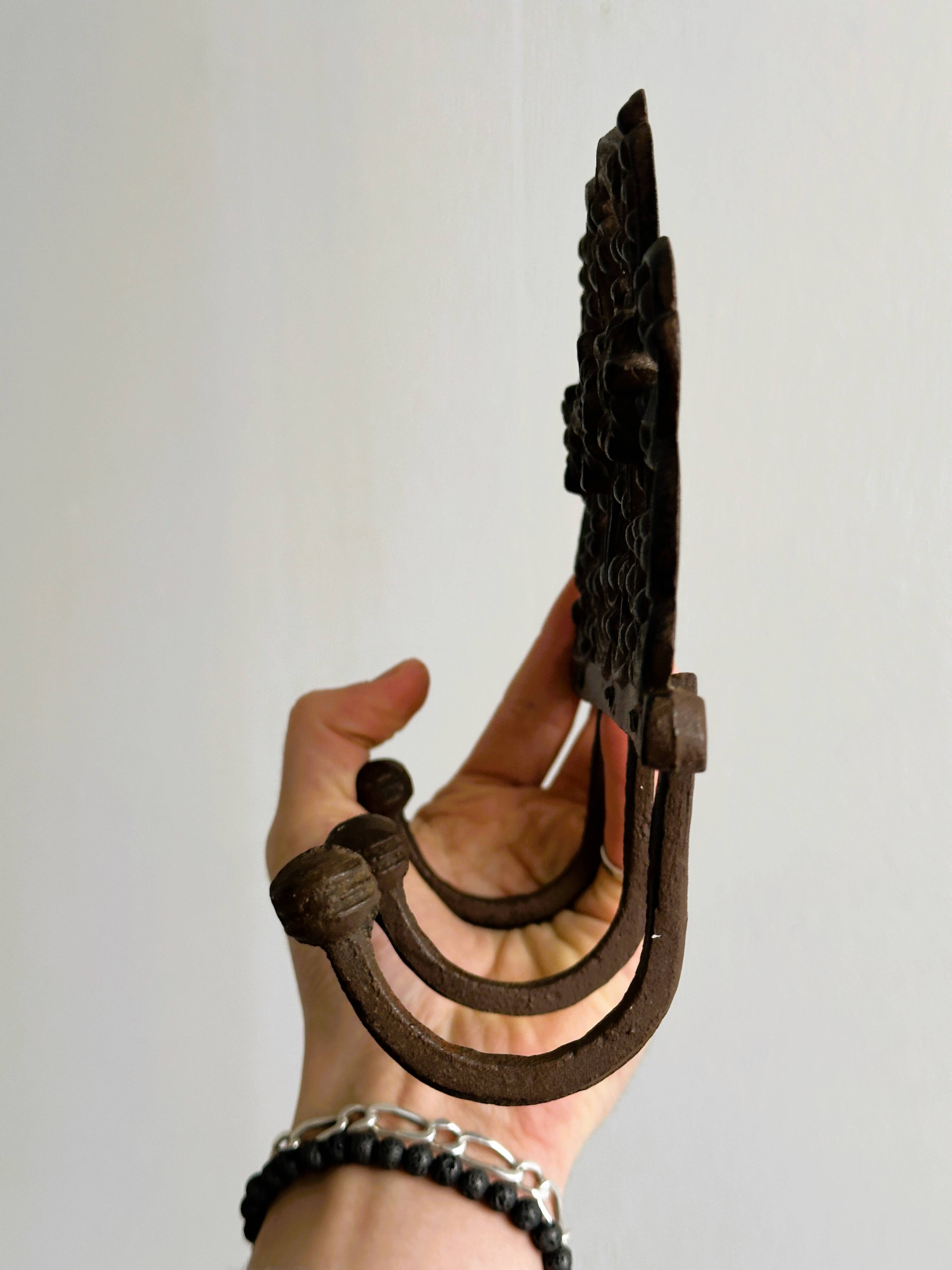 Metal wall key holder