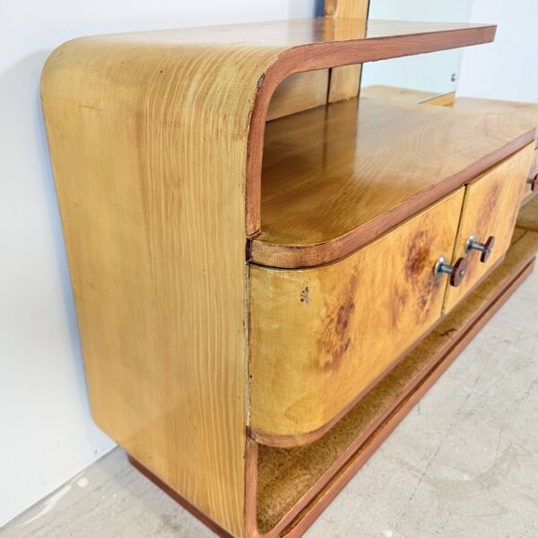 Coiffeuse Art Déco de style Halabala unique avec des poignées en bakélite.