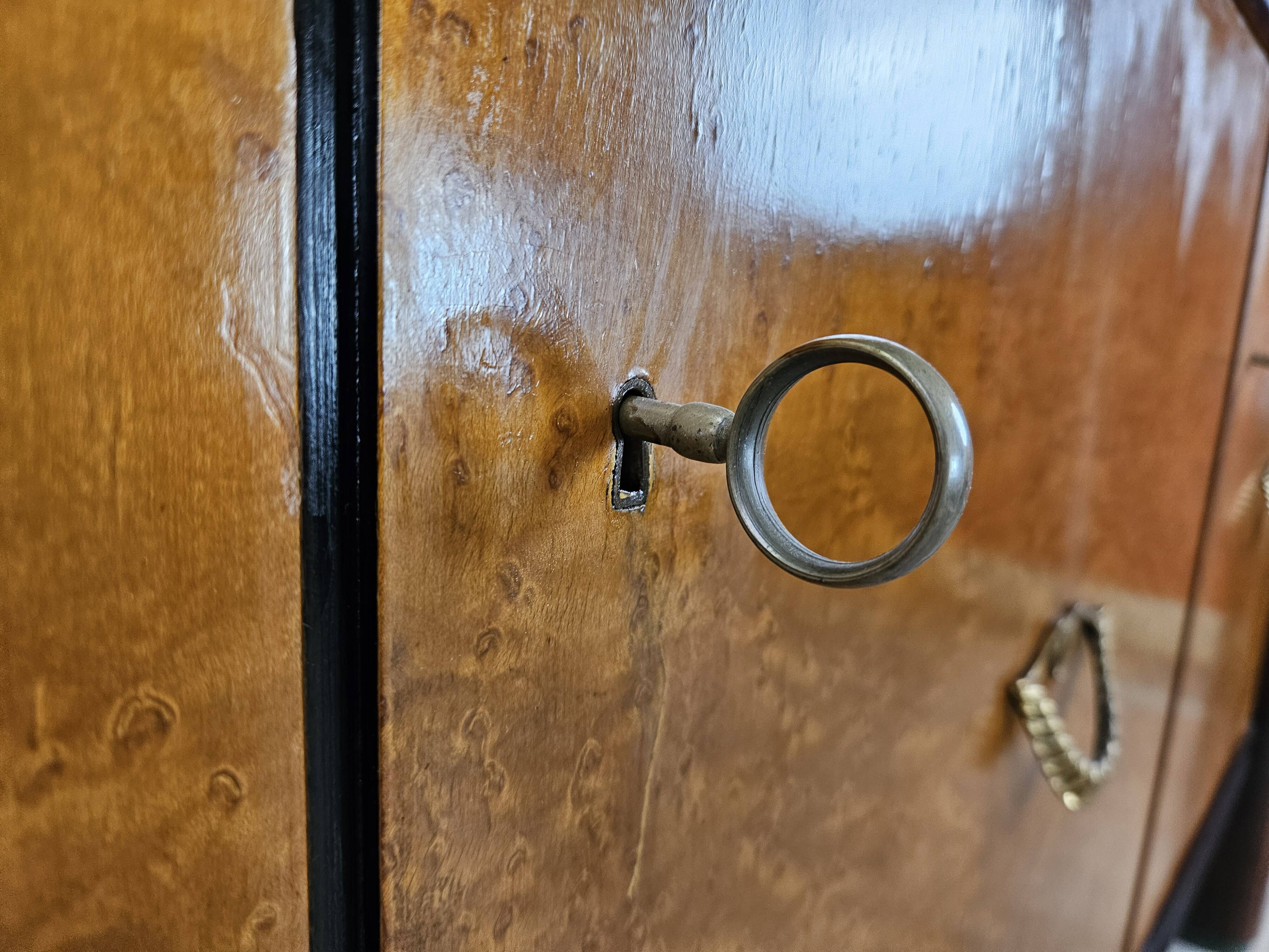 Art Decò Sideboard in Mahogany and Maple with Black Glass and Brass Finishi