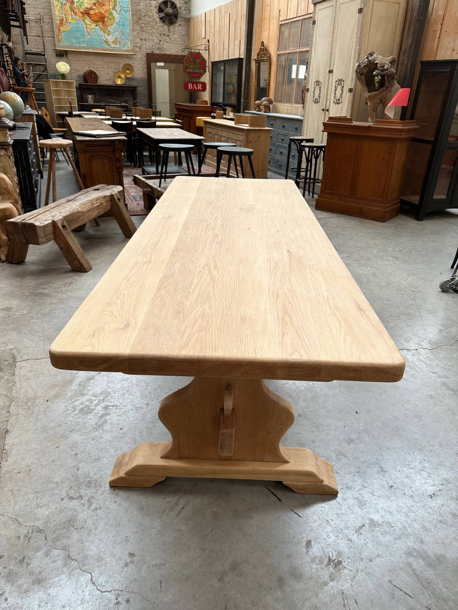 Large monastery type table in oak and its 2 extensions