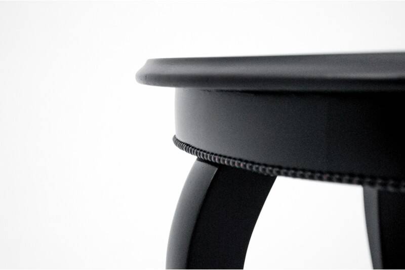 Round table, Northern Europe, turn of the 19th and 20th centuries.