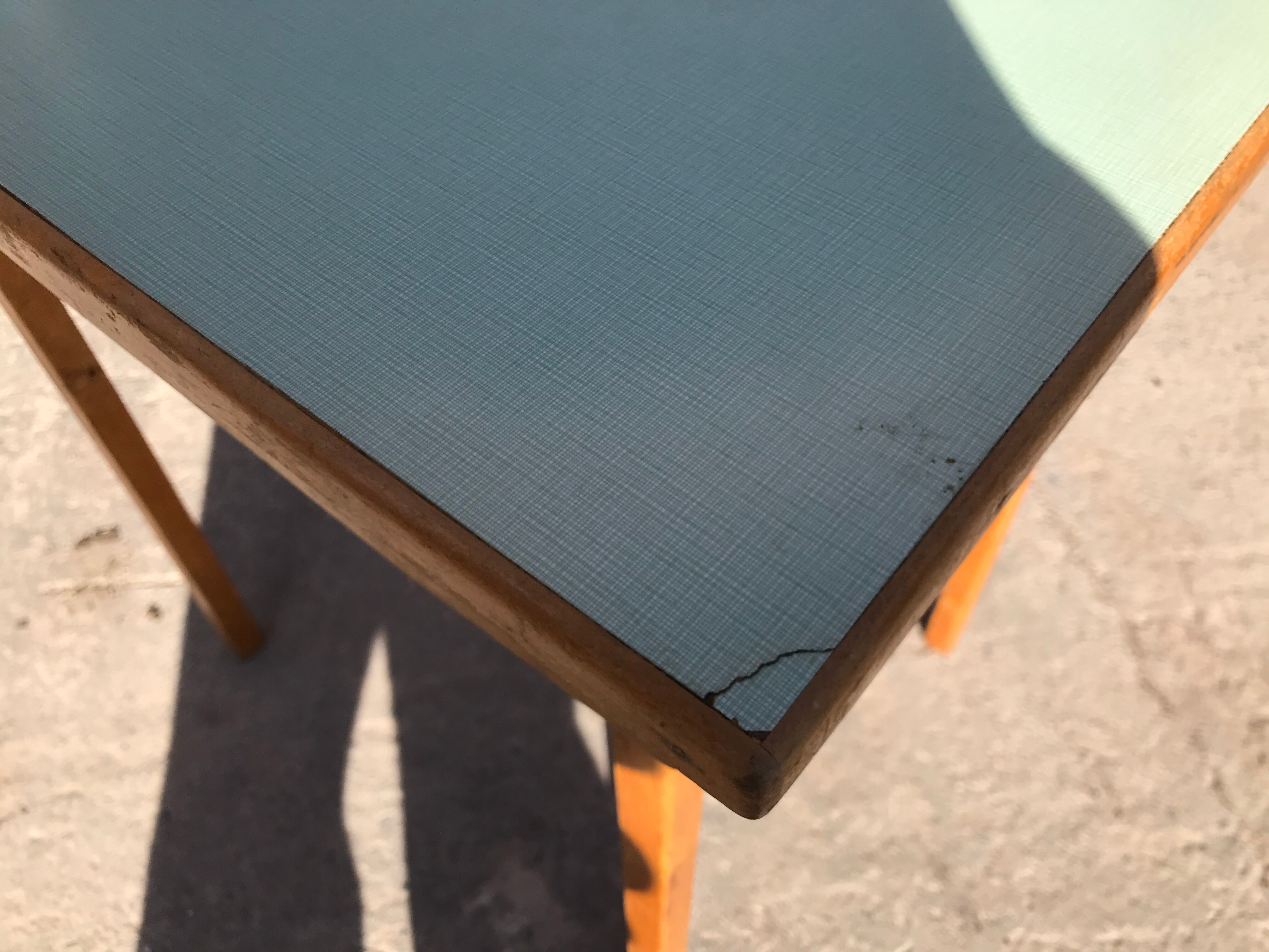 Water mint formica table