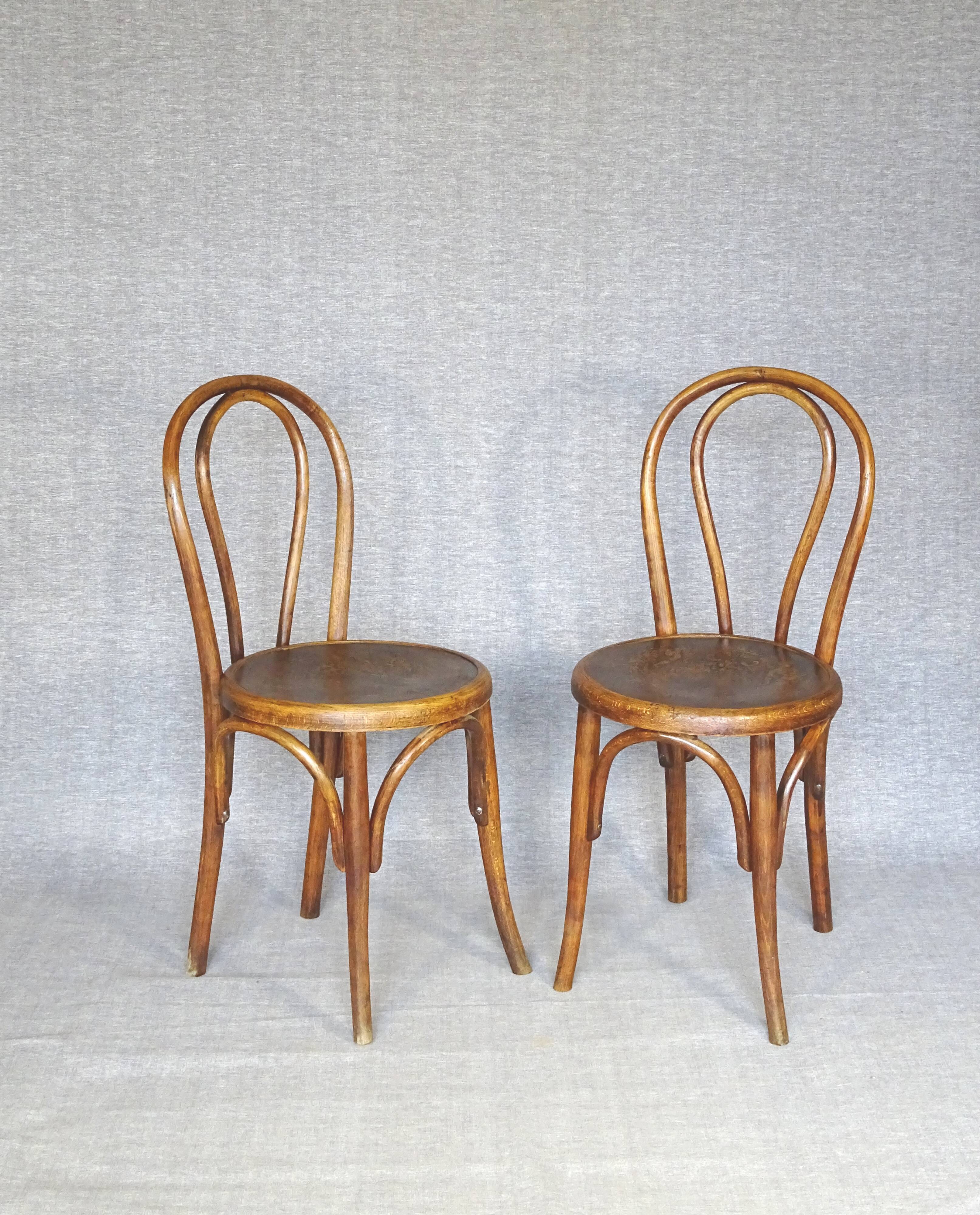 2 chaises Bistrot vers 1910 assise bois thermoformées