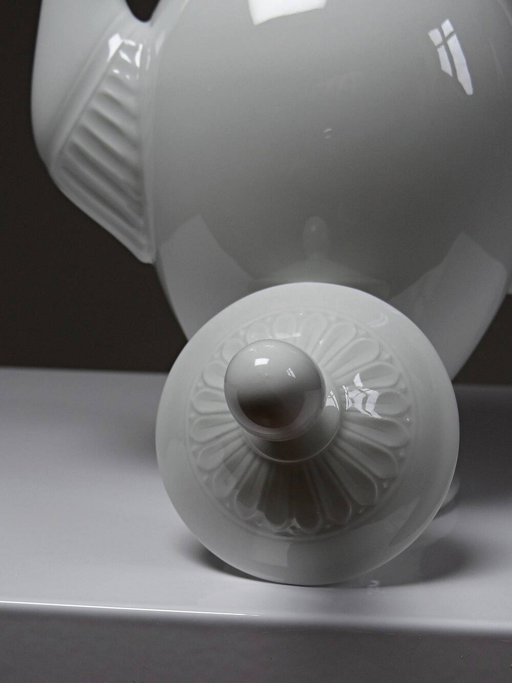 "Eagle" teapot, very fine white porcelain from Limoges by Raynaud, 1970s