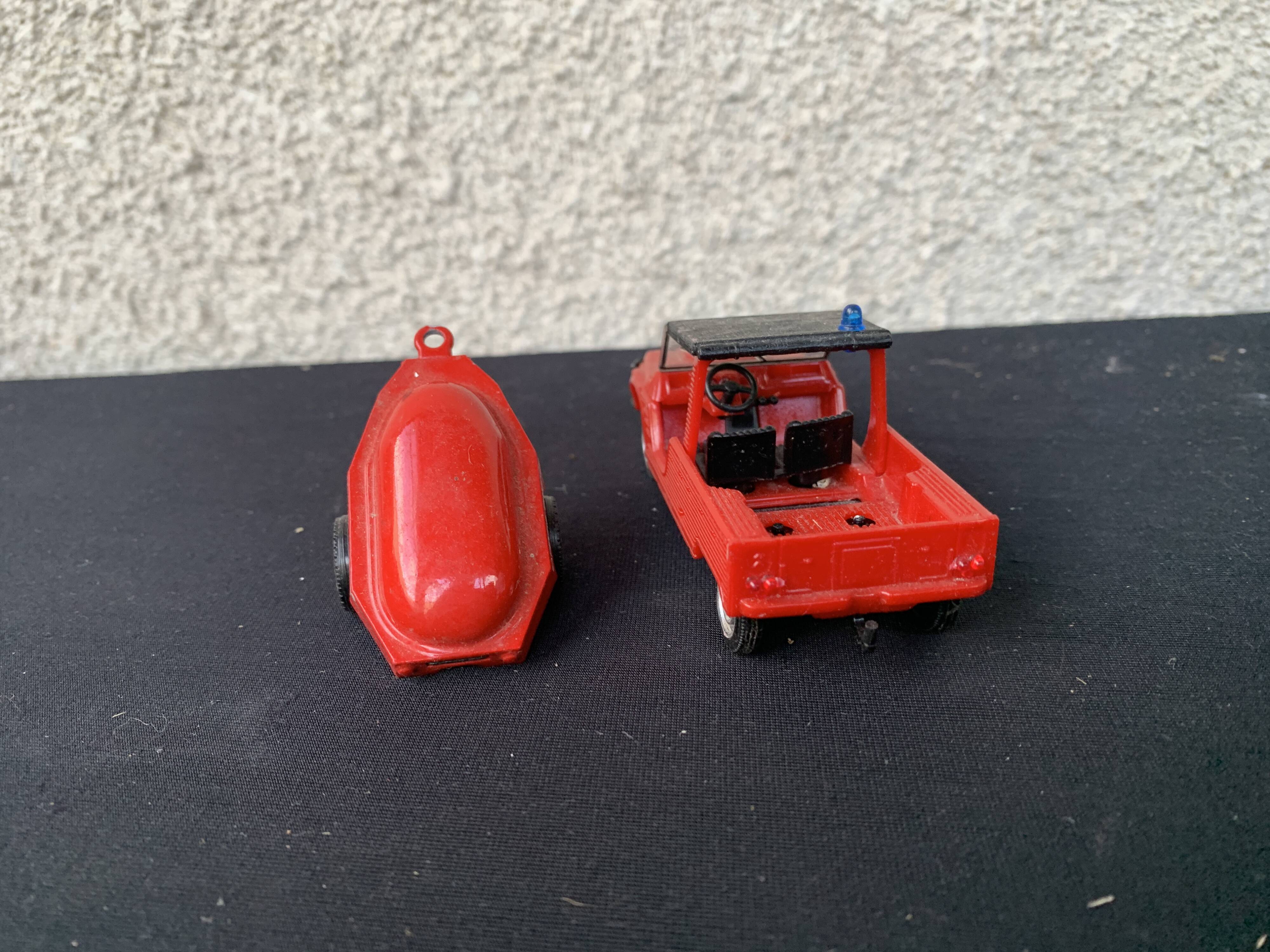 Citroën Mehari firefighters with solido trailer