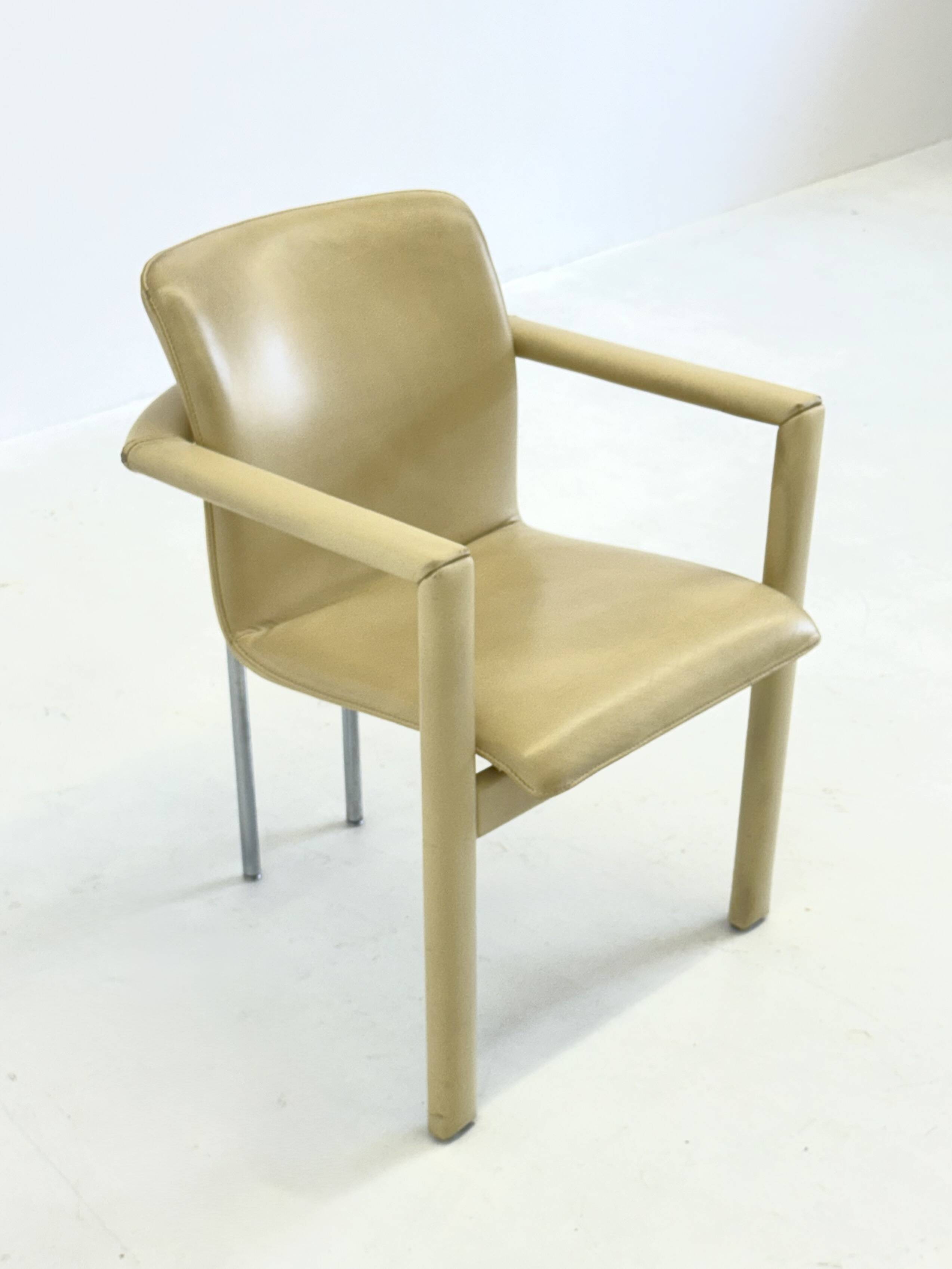 Set of 4 vintage Leolux Cachucha dining chairs