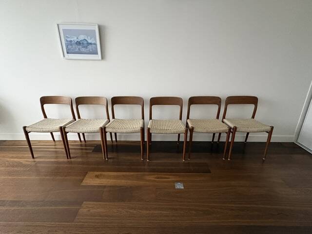 Møller 75 chairs